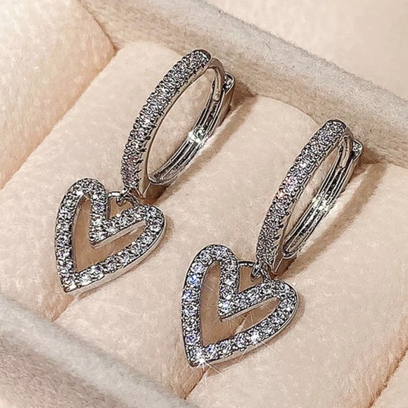 Heart Shaped Dangle Earrings - Picture 6 of 6